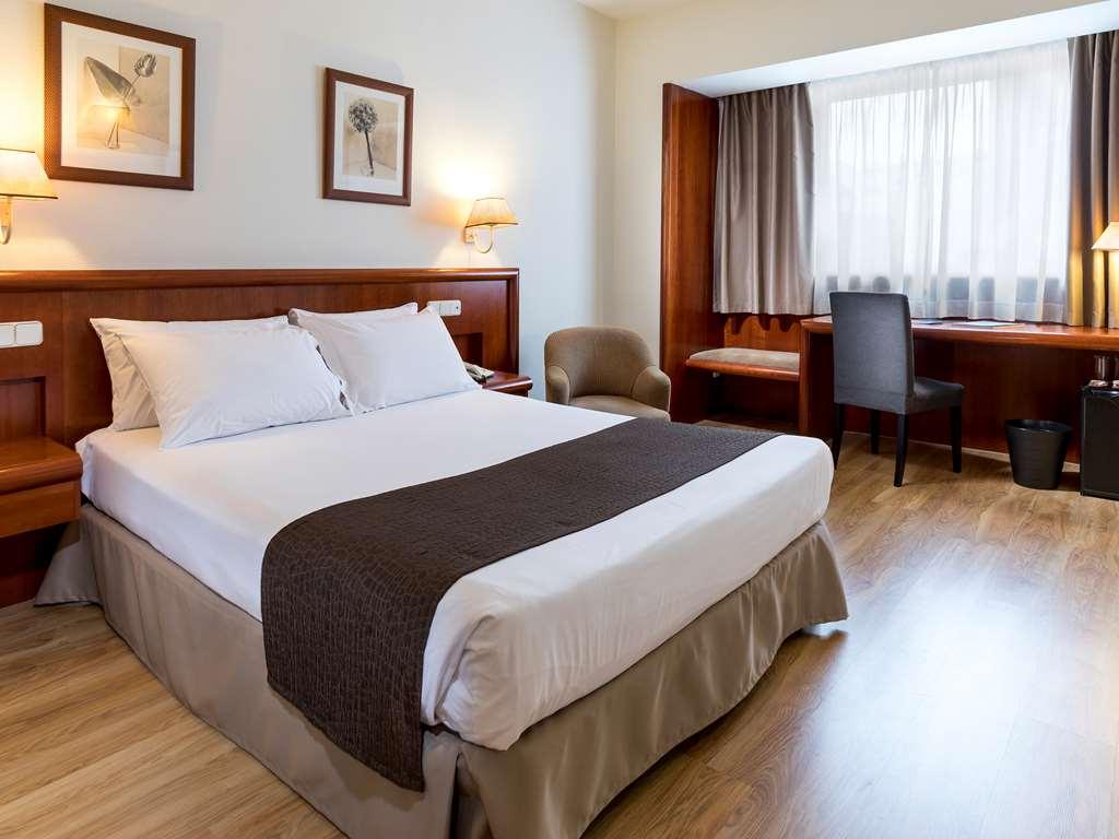 Rafaelhoteles Ventas (Adults Only) Madrid Ruang foto