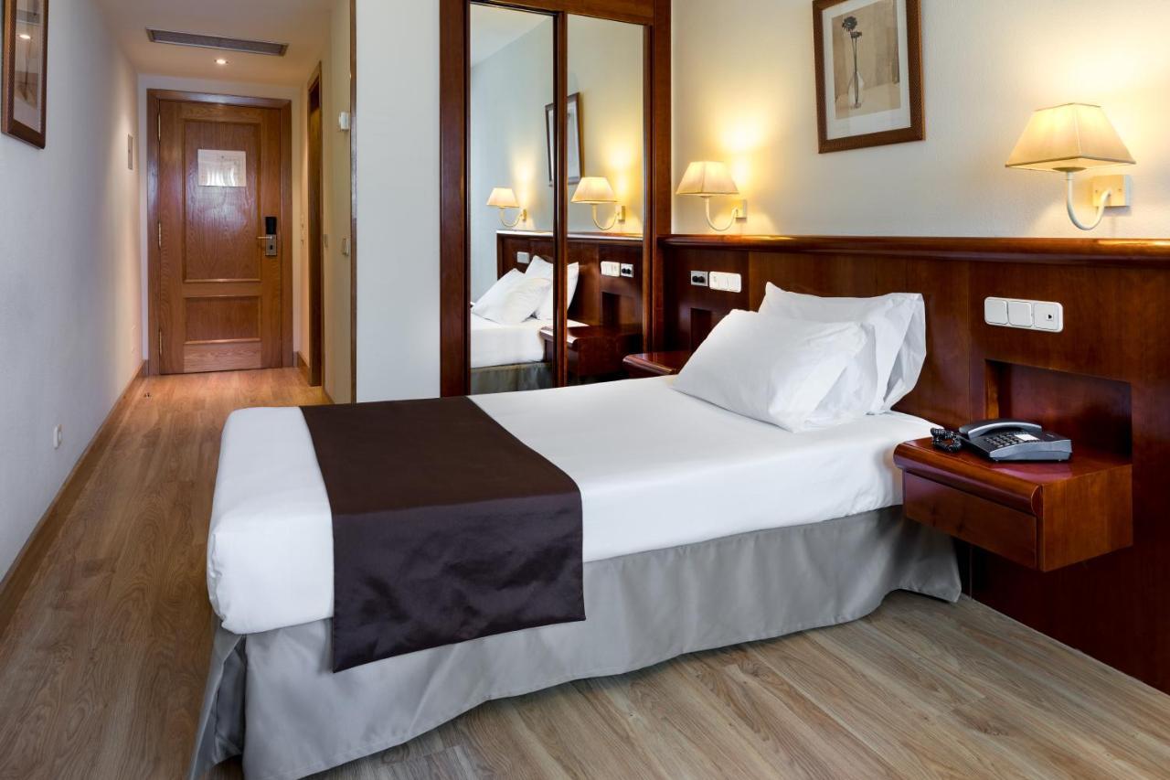 Rafaelhoteles Ventas Madrid Bagian luar foto