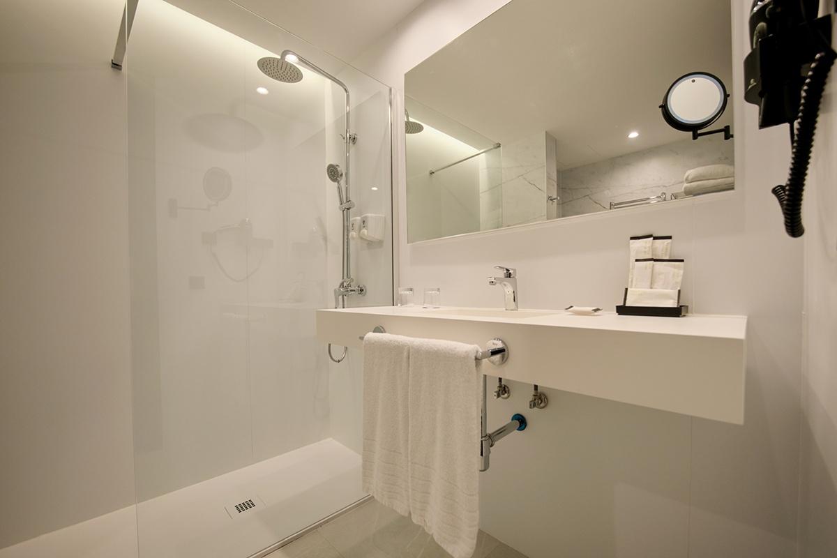 Rafaelhoteles Ventas (Adults Only) Madrid Bagian luar foto